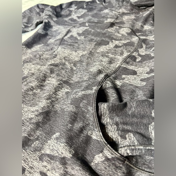 Lululemon On Repeat Rulu Hoodie Camo 4 - Picture 5 of 7